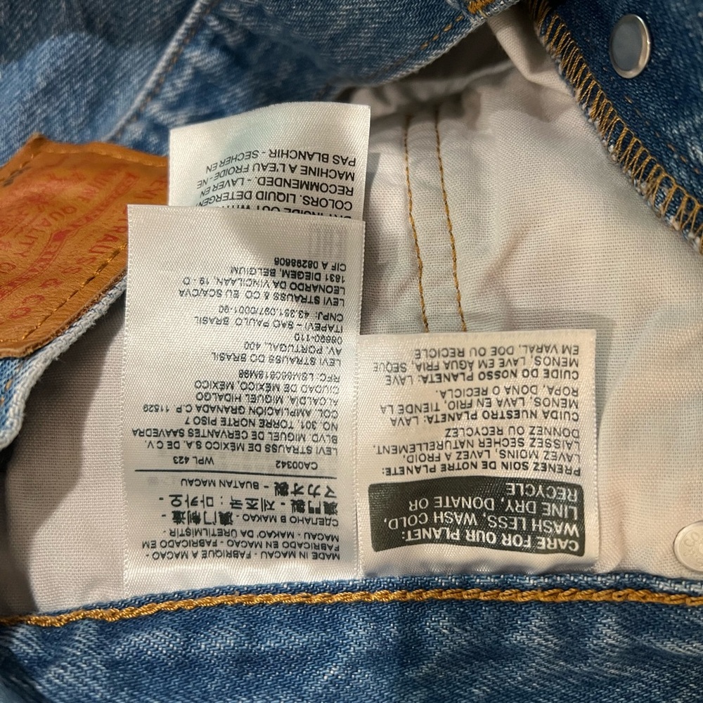 Denim Distressed LEVIS 501 High-Rise Women's Shorts - Blue - Picture 6 of 8